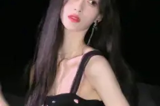 石明的爆料引发网友热议掀起了一股八卦风潮